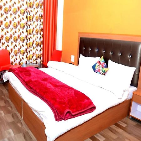 Stayapart - Hotel Bagsu Sarovar Дармсала Экстерьер фото